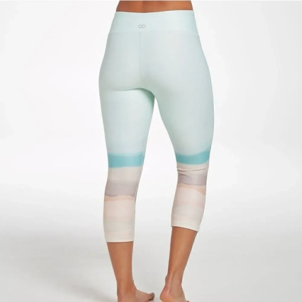 NWT CALIA Essential Mid-rise Capri Leggings (Mint Landscape) - Large